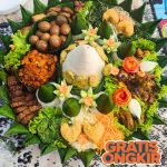 Pesan Nasi Tumpeng Ingkung Utuh